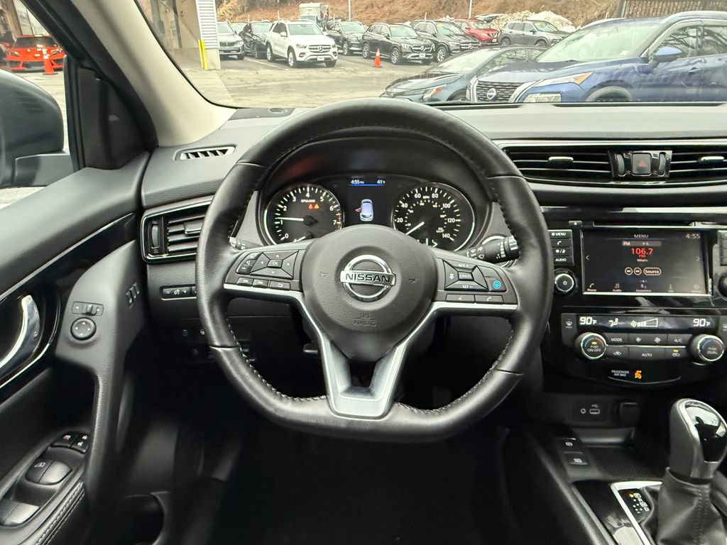 Used 2022 Nissan Rogue Sport SV w/ Technology Package image 13
