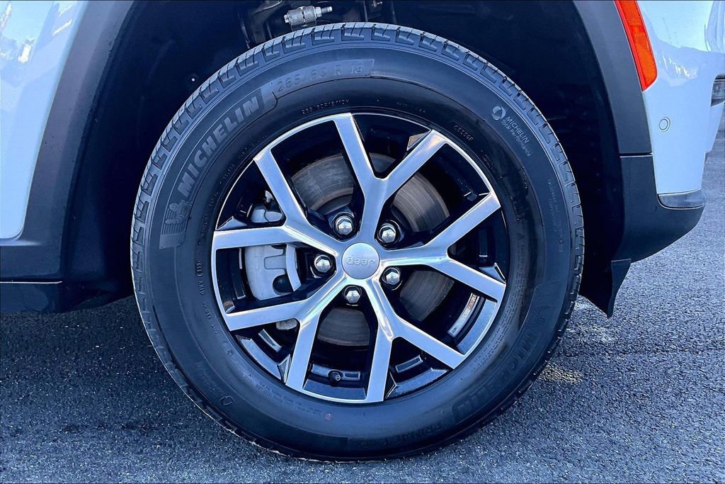 Used 2024 Jeep Grand Cherokee L Limited w/ Luxury Tech Group II image 9