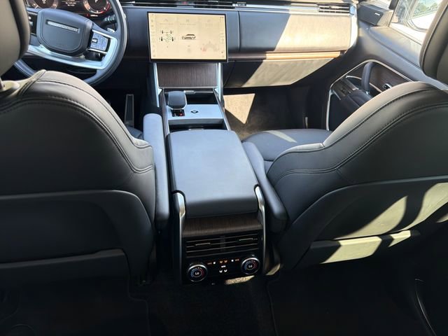 Used 2025 Land Rover Range Rover SE image 17