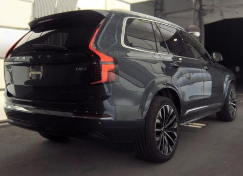 Certified 2026 Volvo XC90 B6 Plus AWD/4WD image 3