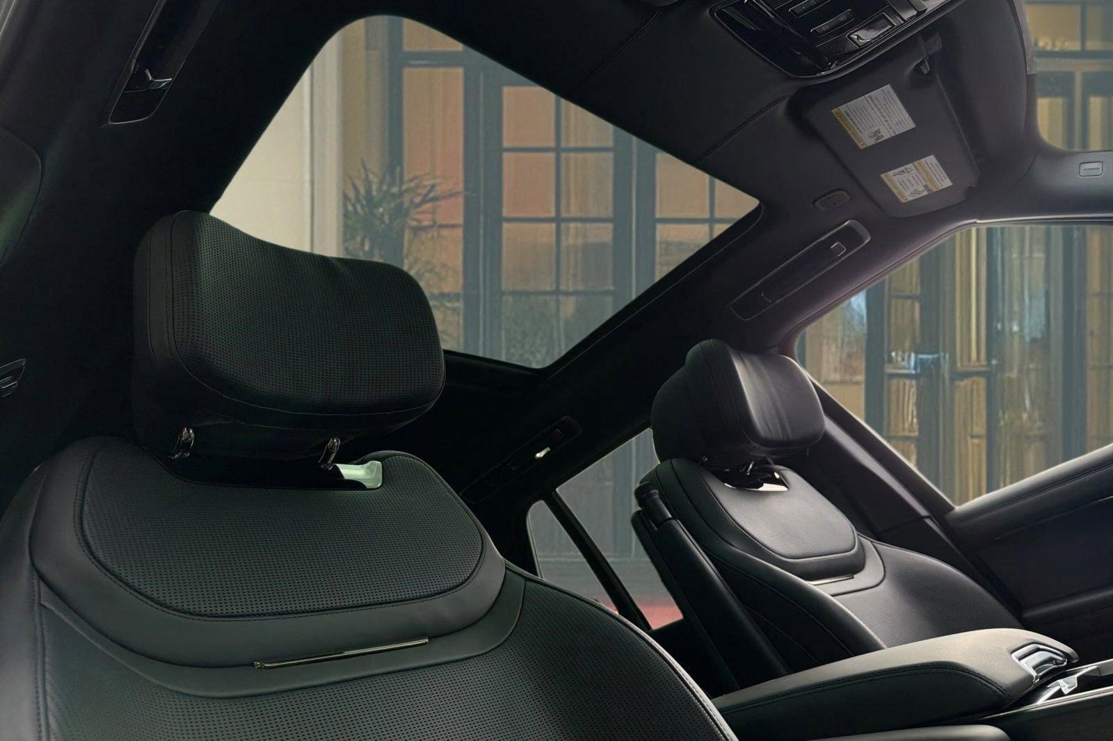 New 2026 Land Rover Range Rover SV AWD/4WD image 14