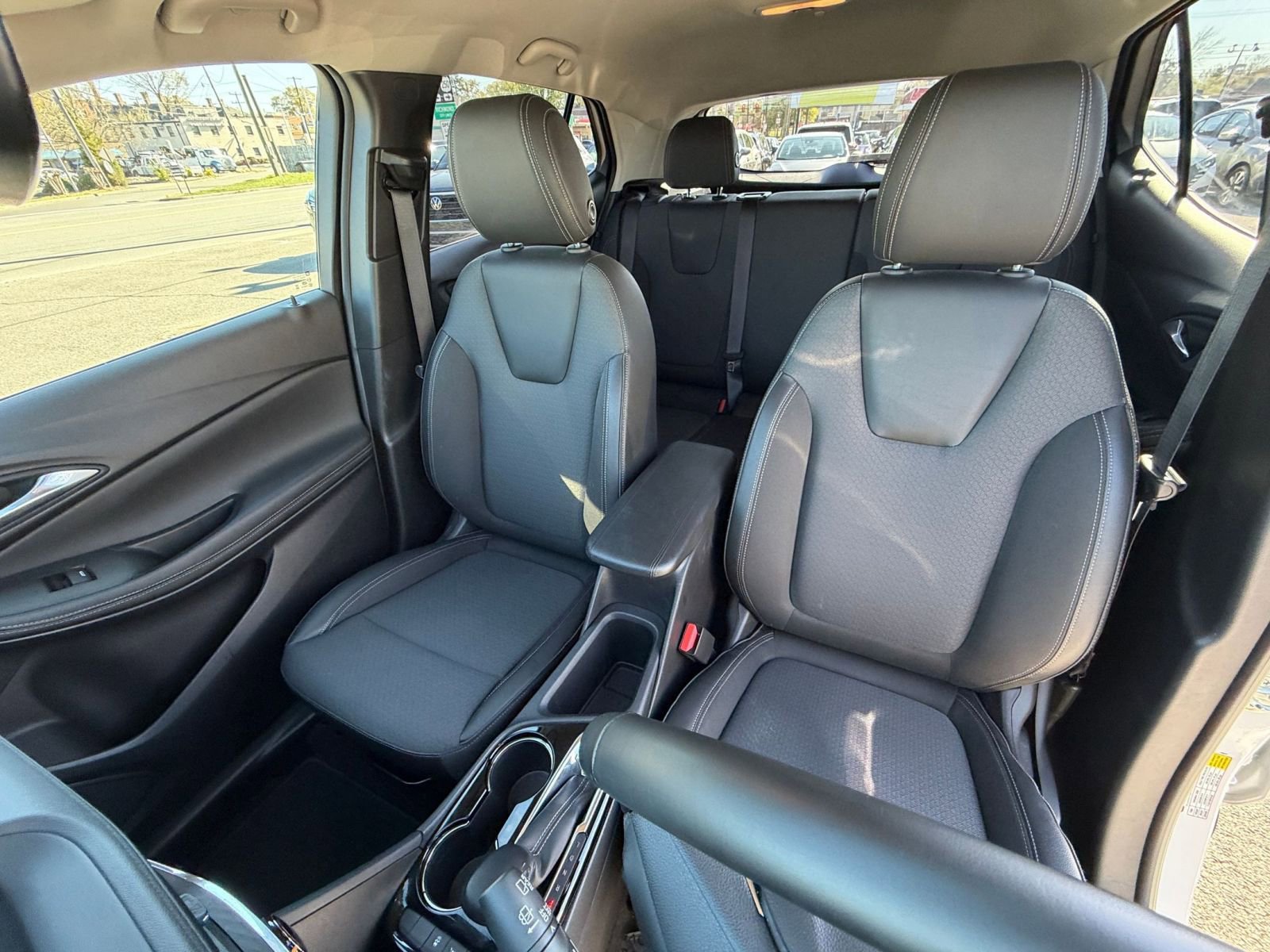 Used 2025 Buick Encore GX Preferred image 35