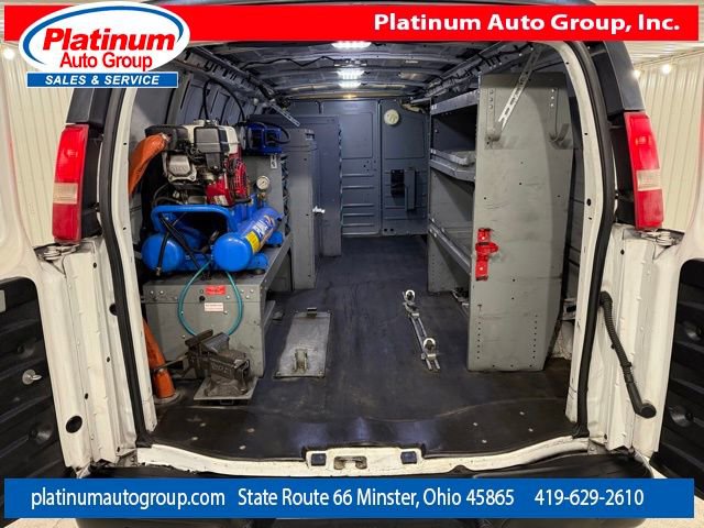 Used 2017 Chevrolet Express 3500 Extended image 26