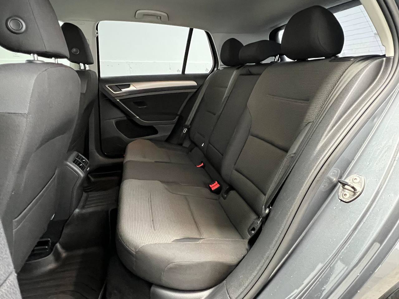 Used 2017 Volkswagen Golf S image 10