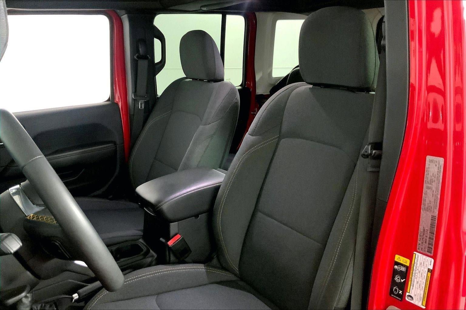 Used 2024 Jeep Wrangler Unlimited Sahara AWD/4WD image 22