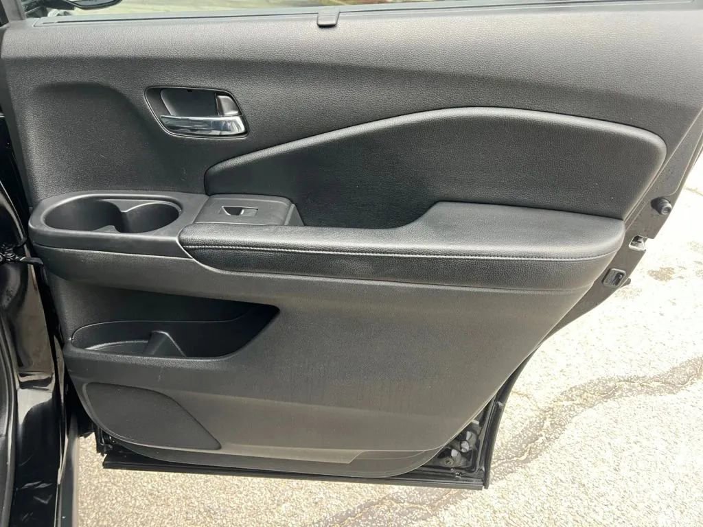 Used 2017 Honda Pilot Elite image 22