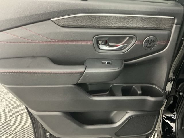 Certified 2026 Honda Pilot Black Edition image 9