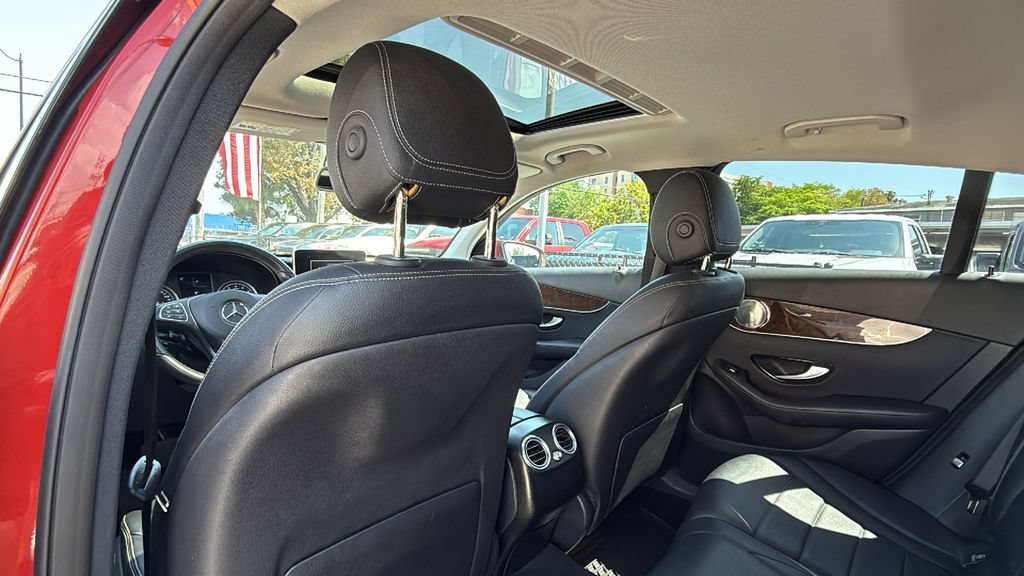 Used 2017 Mercedes-Benz GLC 300 4MATIC Coupe image 27