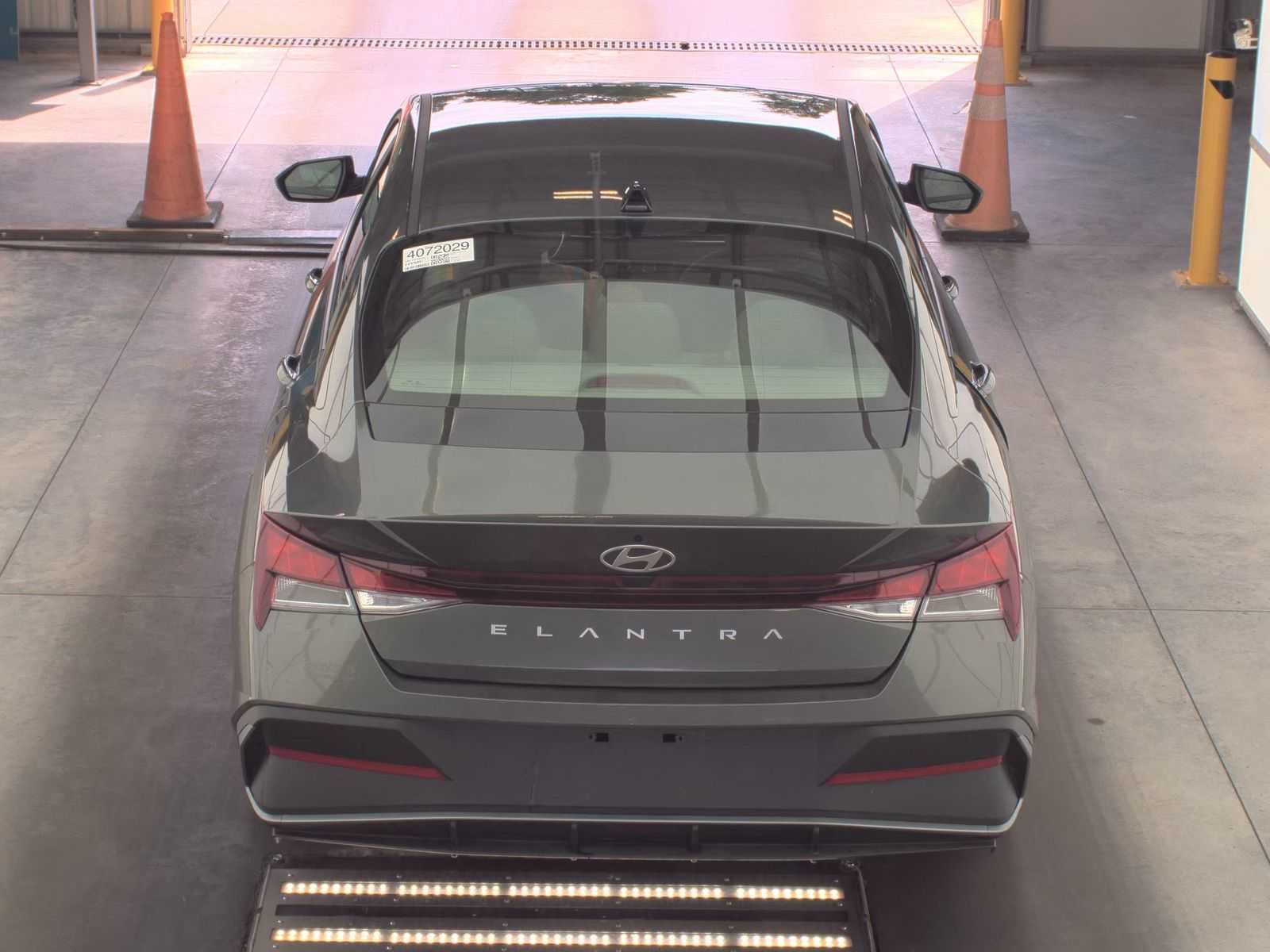 Used 2026 Hyundai Elantra SE FWD image 18