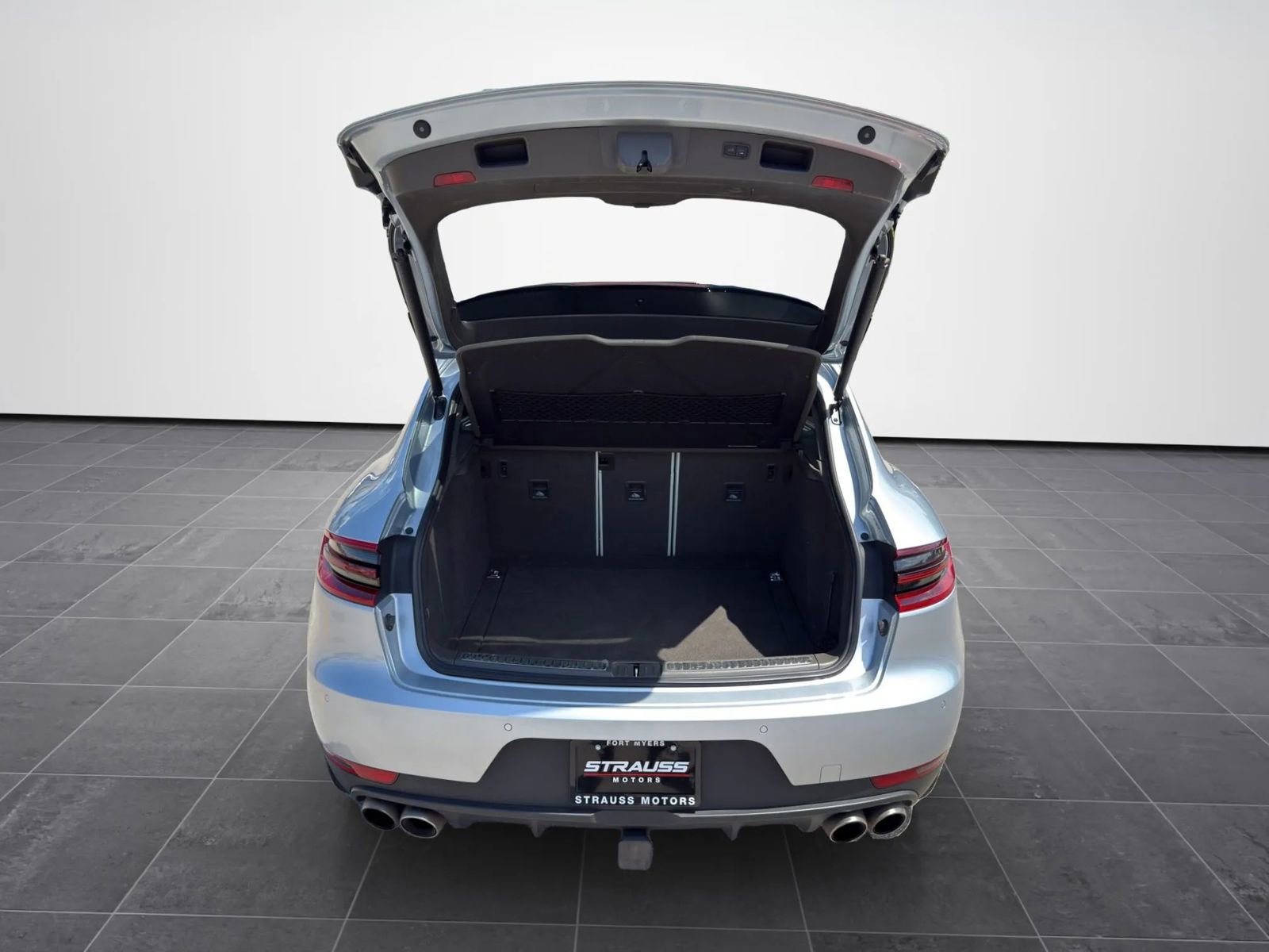 Used 2018 Porsche Macan S image 29