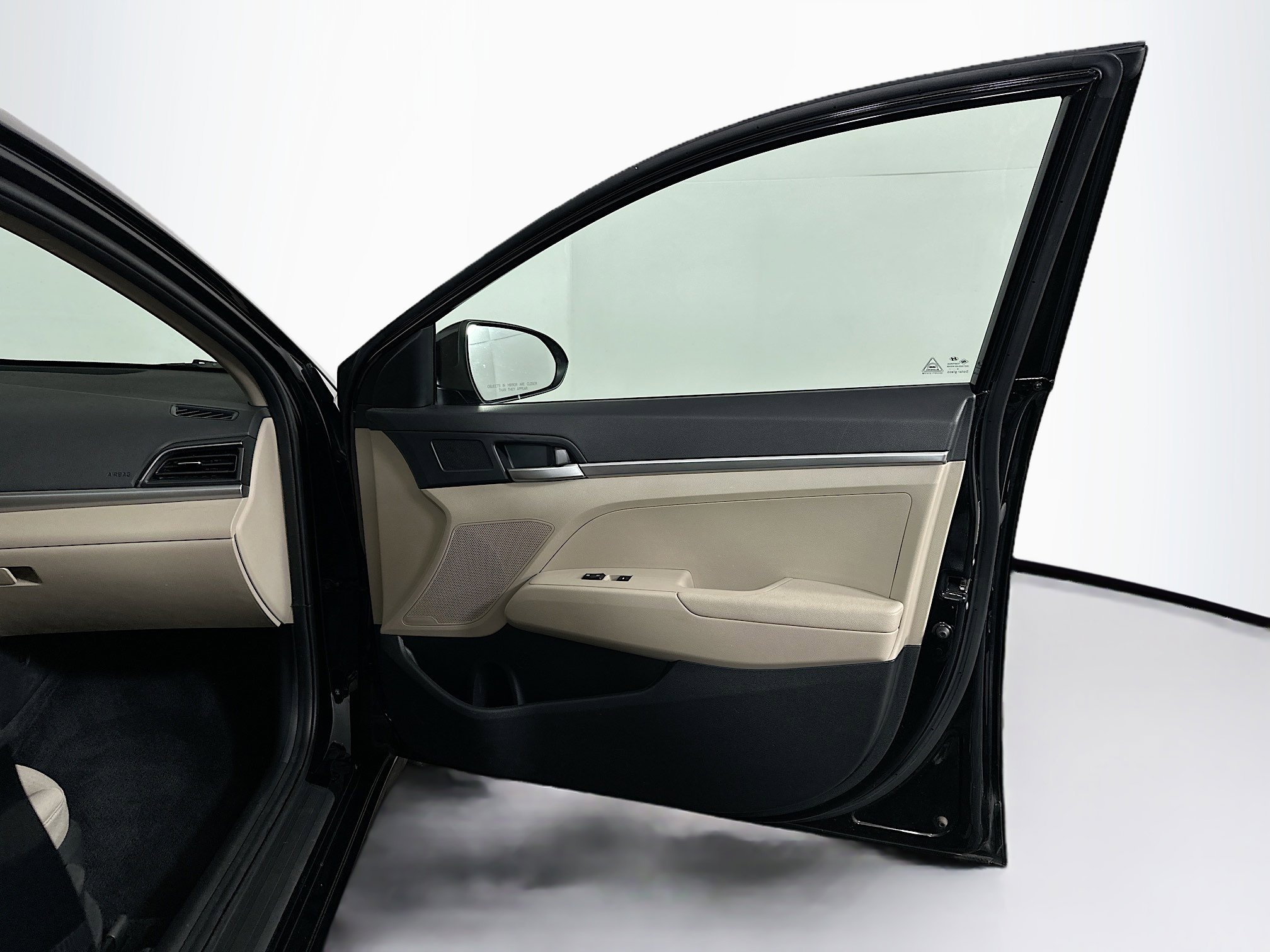 Used 2020 Hyundai Elantra SE image 30