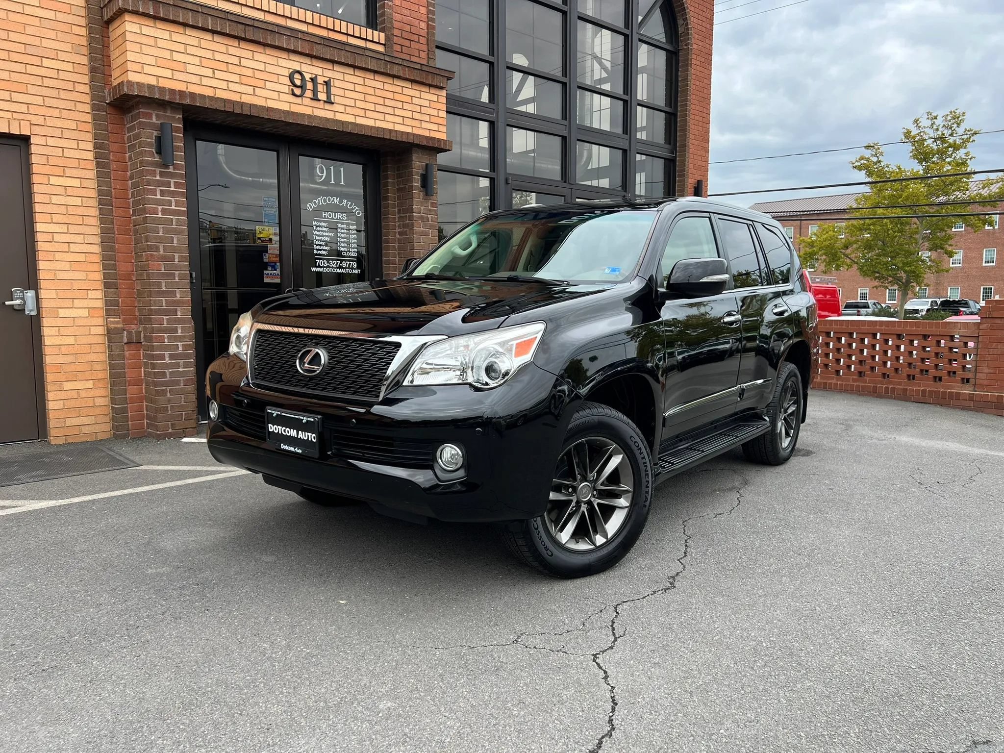 Used 2012 Lexus GX 460 w/ Comfort Plus Pkg AWD/4WD image 2