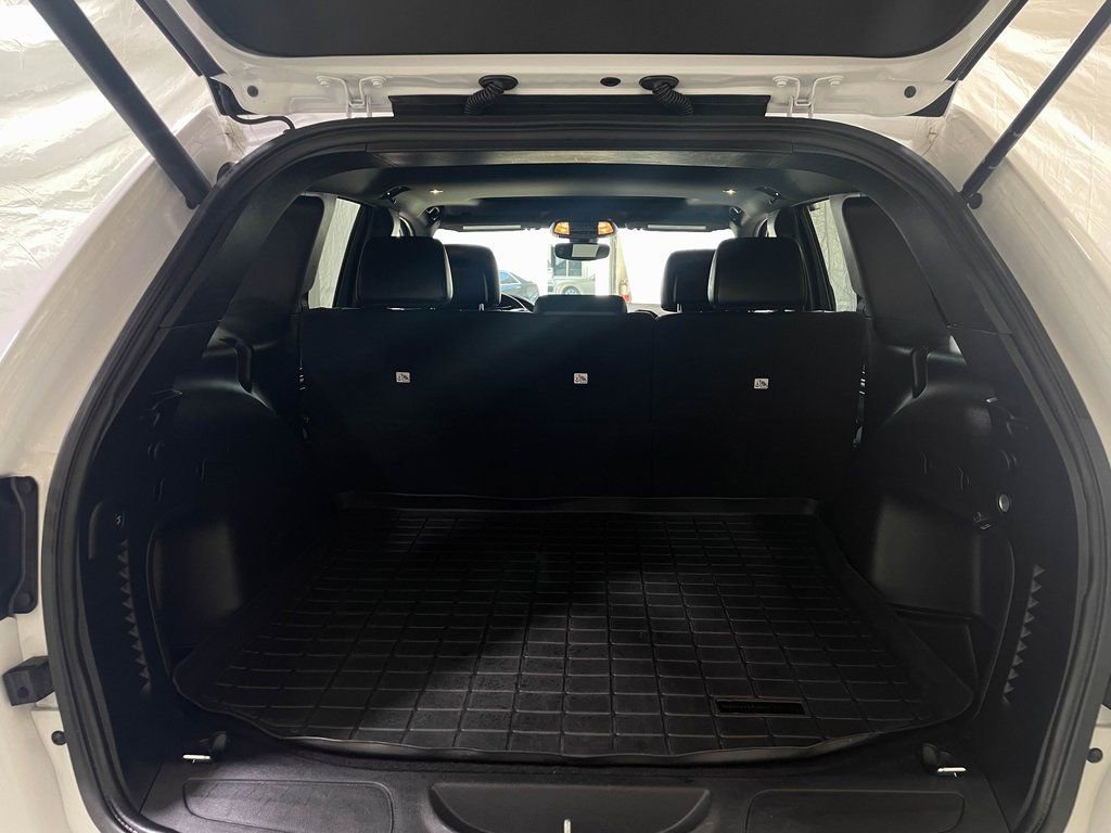 Used 2022 Jeep Grand Cherokee Limited image 37