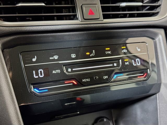 New 2026 Volkswagen Taos SE image 9