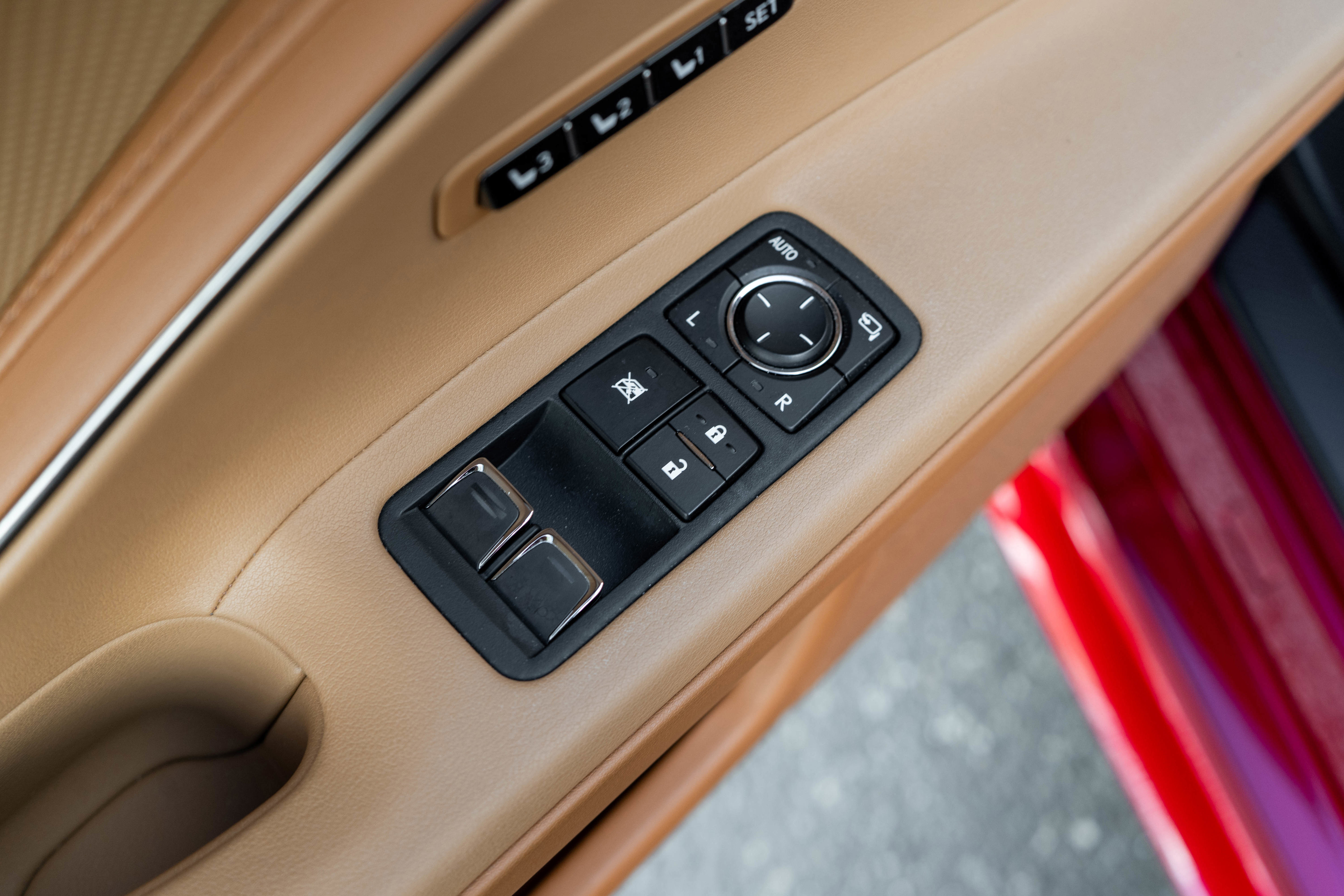 Used 2022 Lexus LC 500 Convertible w/ Touring Package image 12