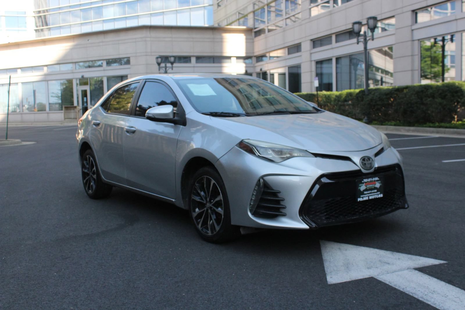 Used 2017 Toyota Corolla SE FWD image 1