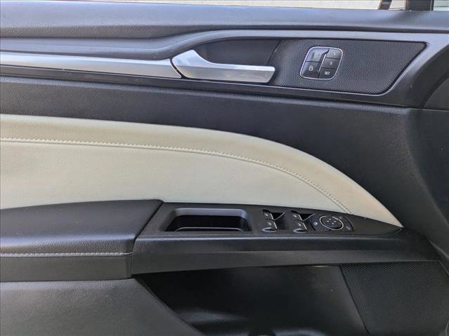 Used 2017 Ford Fusion Titanium image 9