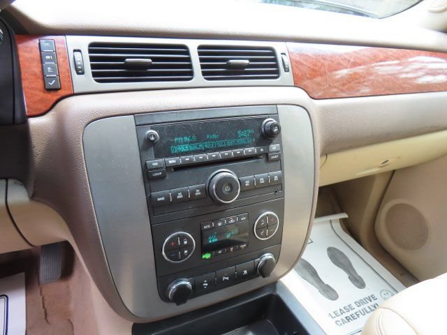 Used 2008 GMC Yukon SLT w/ SLT Preferred Equipment Group AWD/4WD image 24