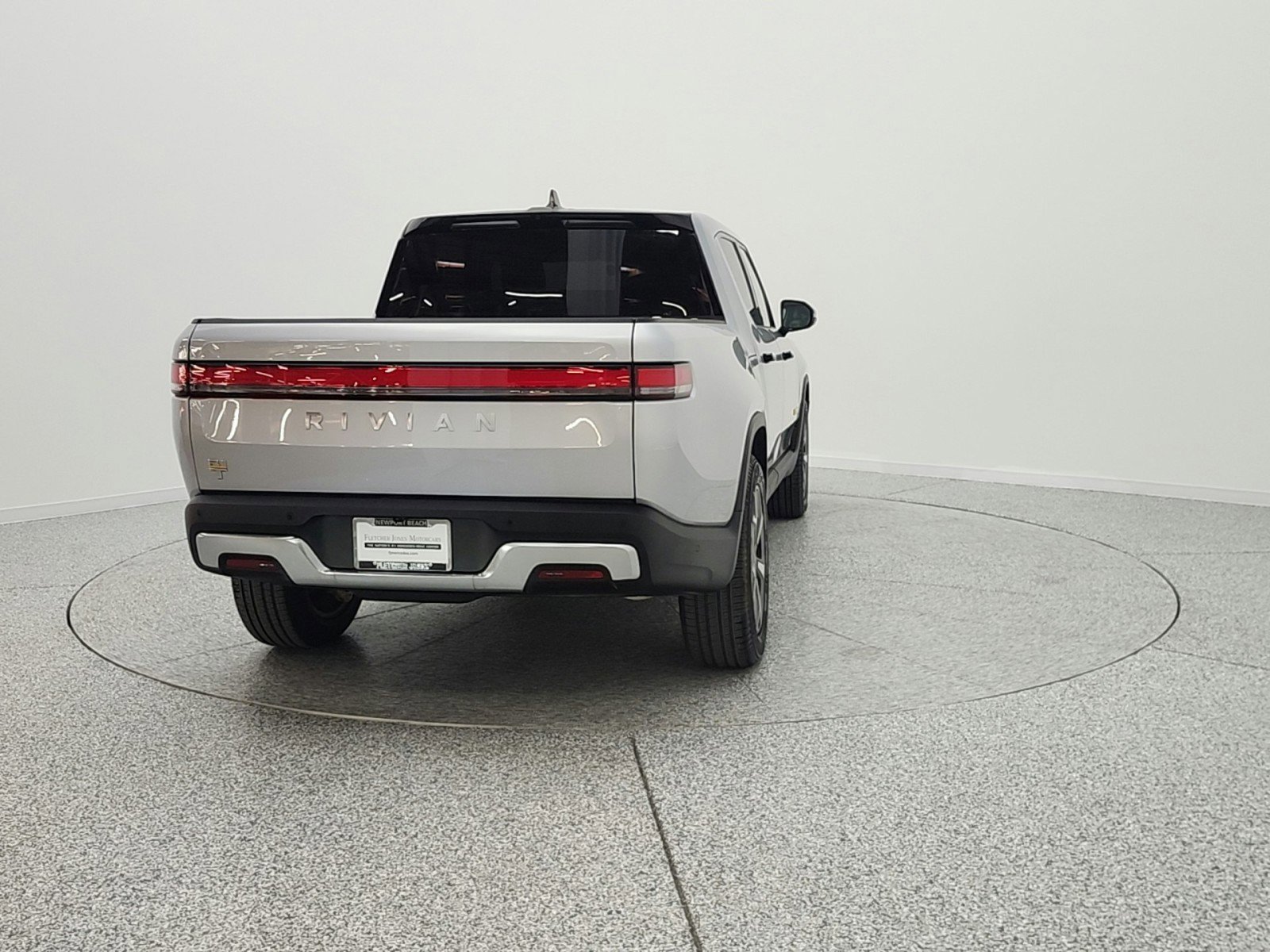 Used 2023 Rivian R1T Adventure image 6