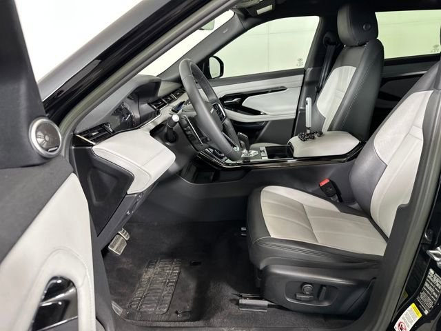 Used 2023 Land Rover Range Rover Evoque R-Dynamic SE image 11