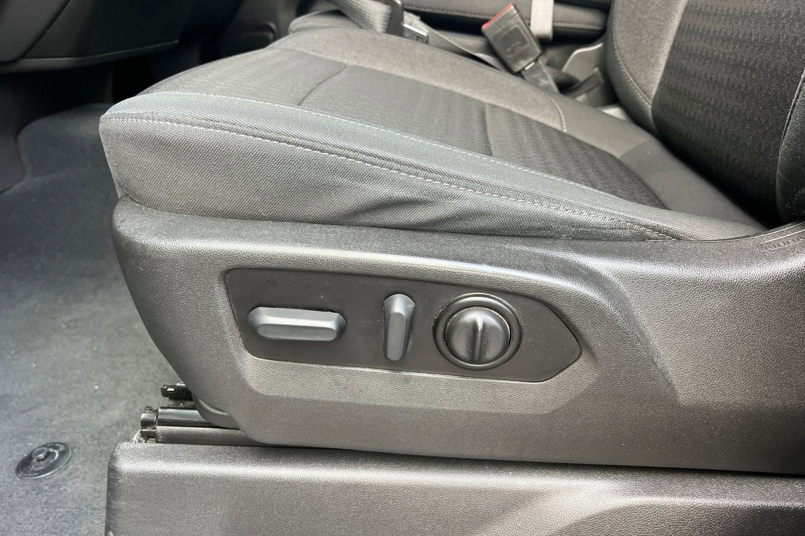 Used 2022 GMC Sierra 1500 SLE image 14