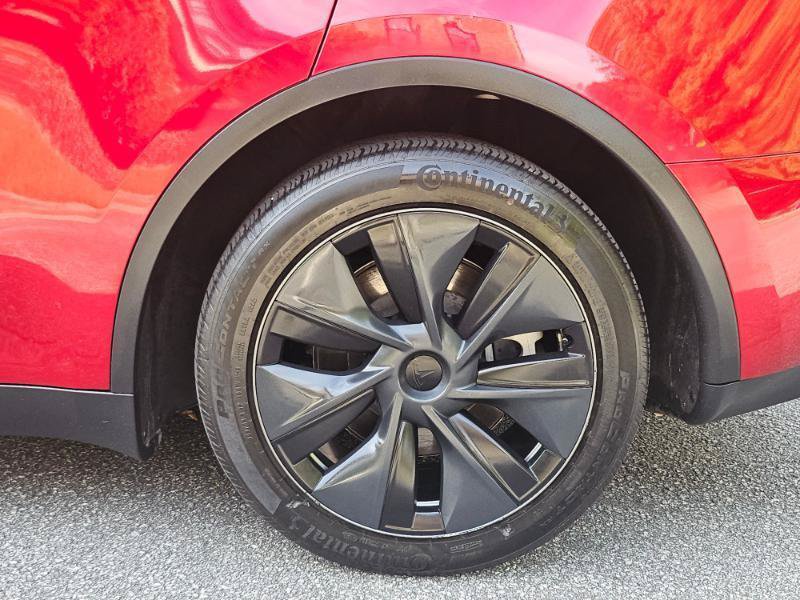 Used 2025 Tesla Model Y Long Range RWD image 19