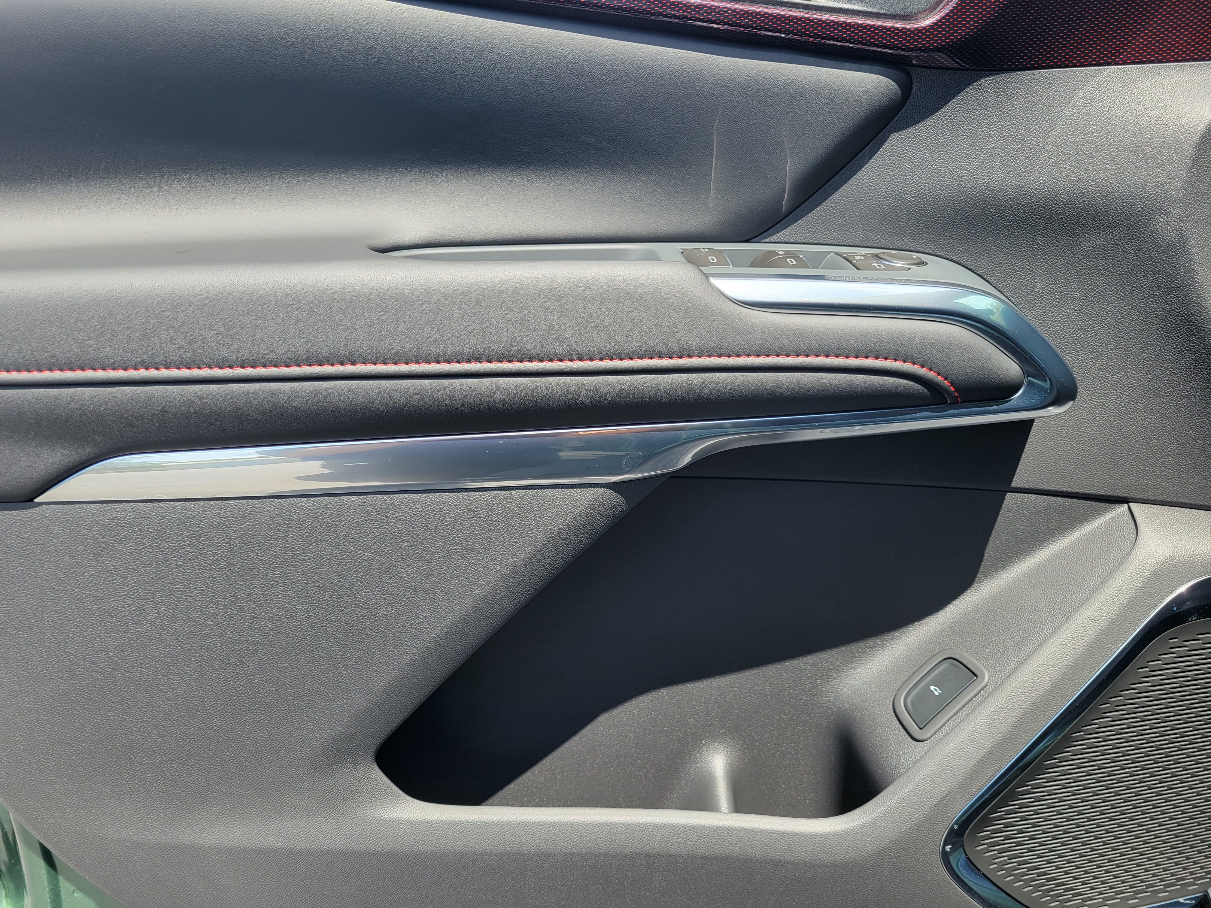 New 2027 Chevrolet Traverse RS w/ LPO, Floor Liner Package FWD image 26