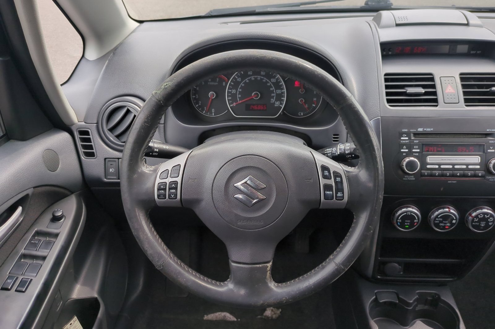 Used 2009 Suzuki SX4 AWD Hatchback w/ Touring Pkg image 15