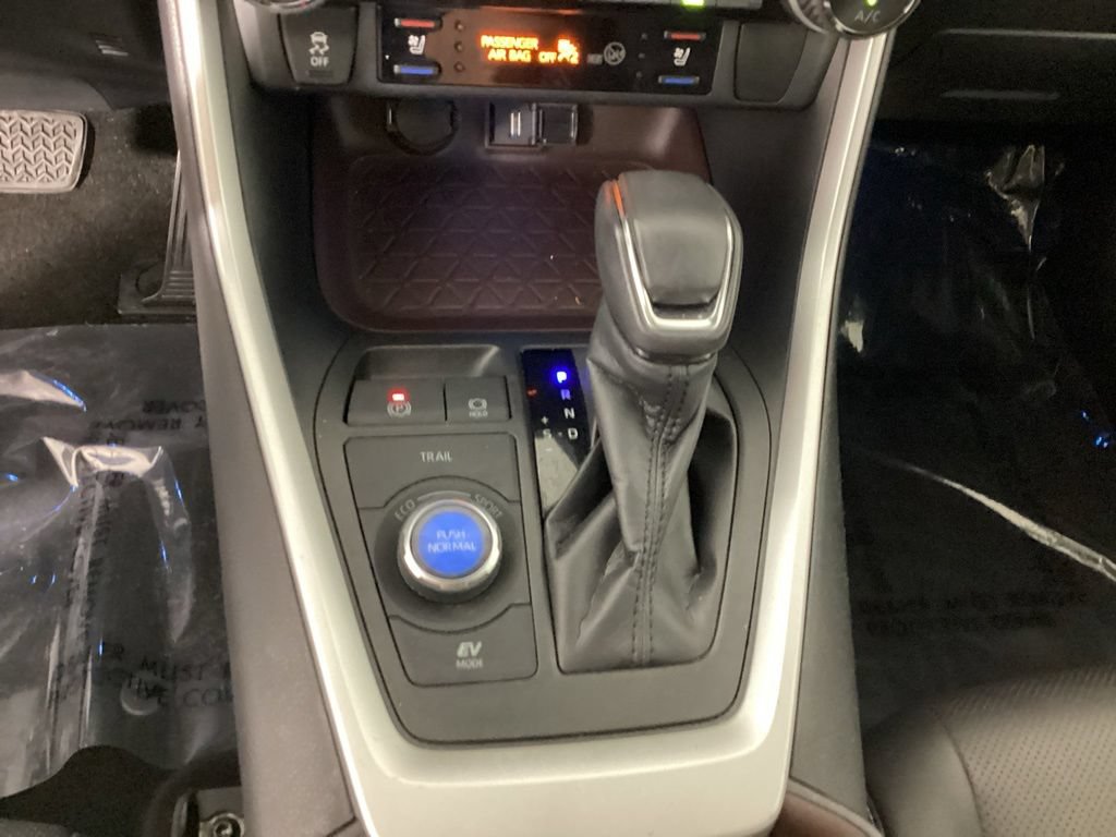 Used 2020 Toyota RAV4 Limited w/ Limited Grade Weather Package AWD/4WD image 26