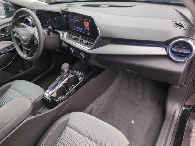Used 2025 Chevrolet Trax LT FWD image 25