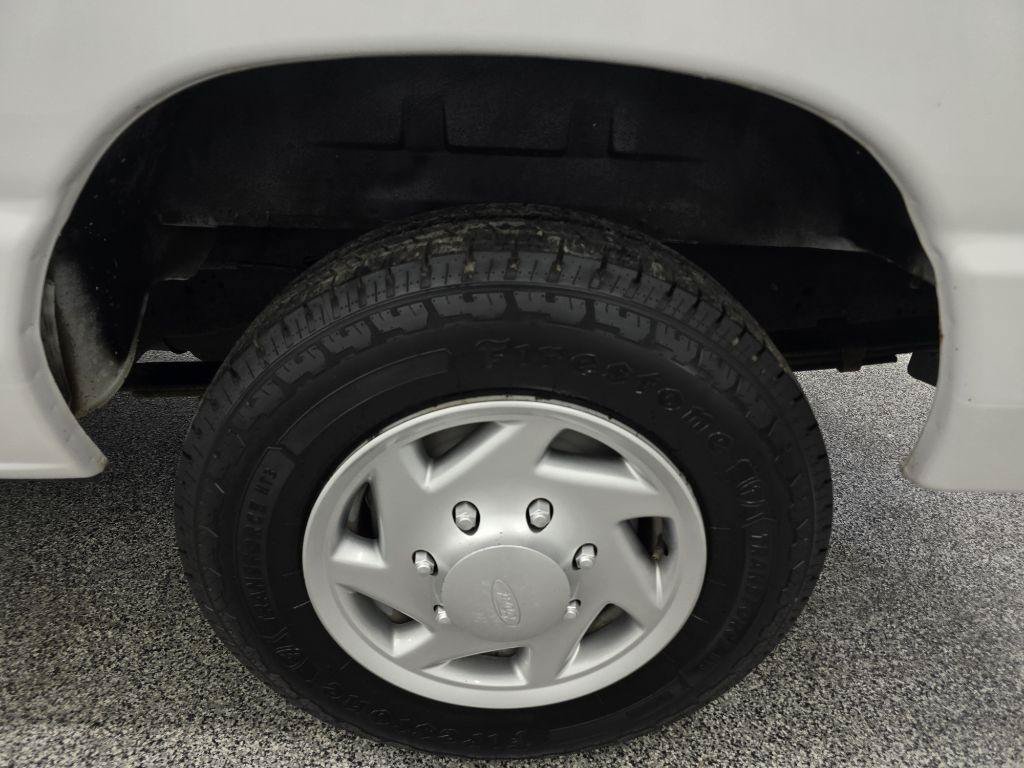 Used 2012 Ford E-150 and Econoline 150 w/ Crew Van Pkg RWD image 26