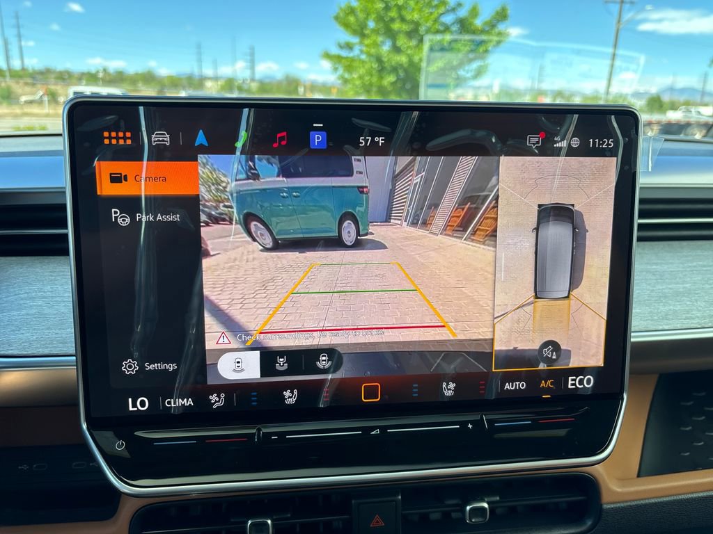 New 2025 Volkswagen ID. Buzz Pro S Plus AWD/4WD image 18