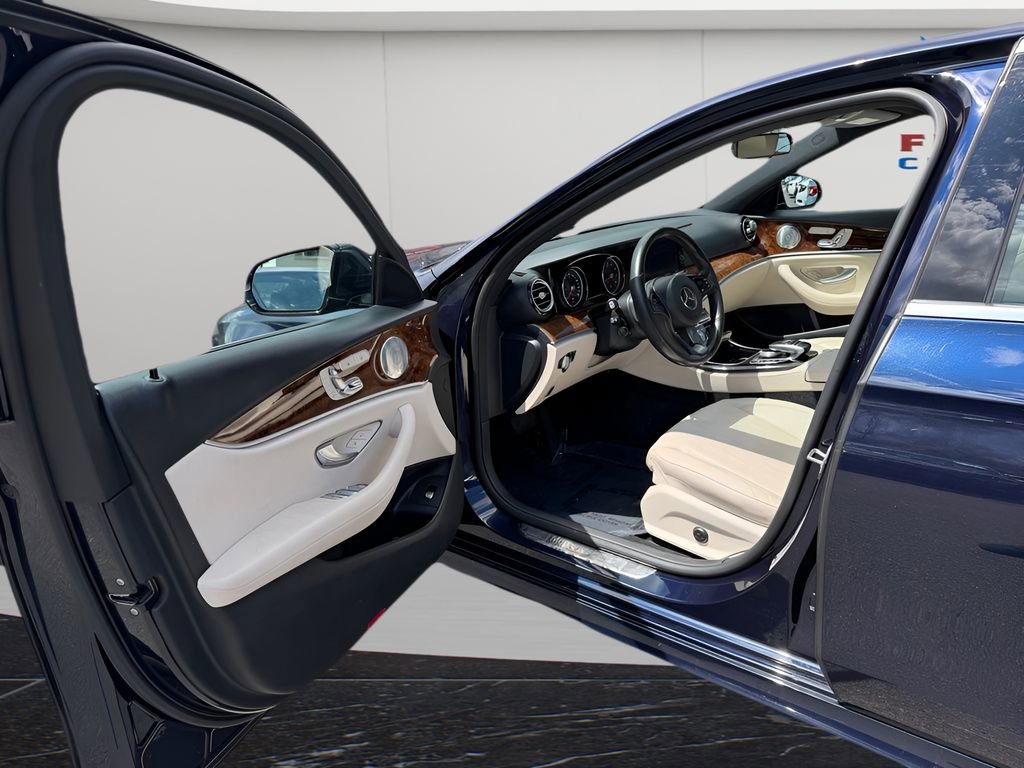 Used 2017 Mercedes-Benz E 300 4MATIC image 19
