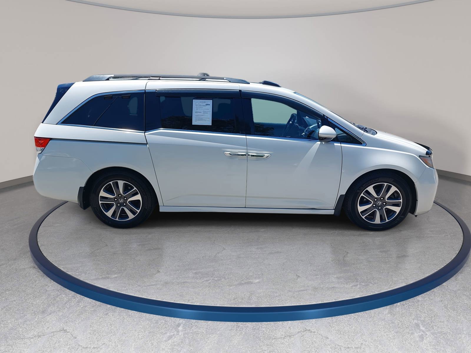 Used 2016 Honda Odyssey Touring Elite image 4