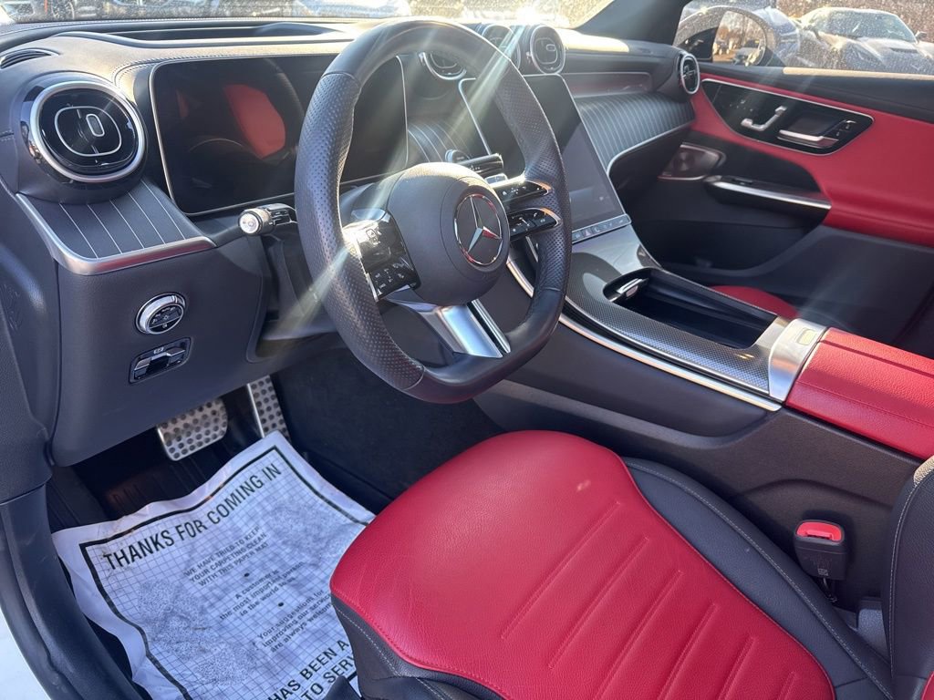 Used 2024 Mercedes-Benz GLC 300 4MATIC image 29