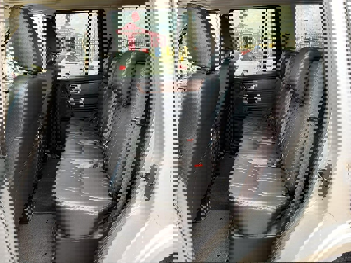 Used 2016 Land Rover LR4 image 12