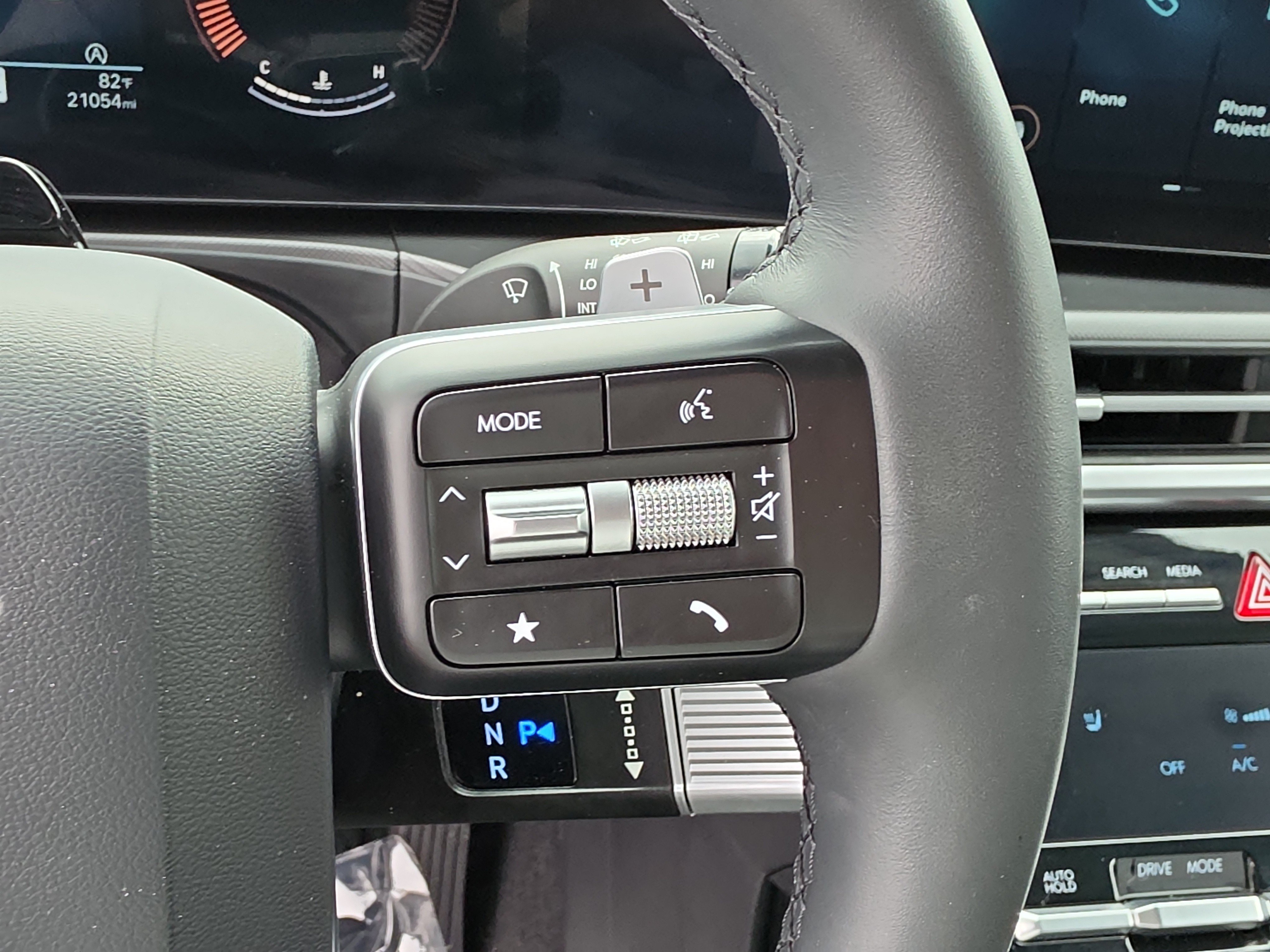 Used 2025 Hyundai Santa Fe SEL FWD image 33