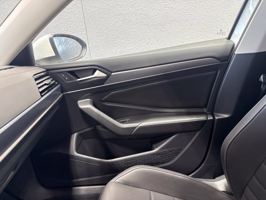 Used 2023 Volkswagen Jetta SE w/ Panoramic Sunroof Package FWD image 30