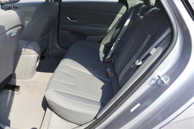 New 2025 Hyundai Elantra SEL image 24