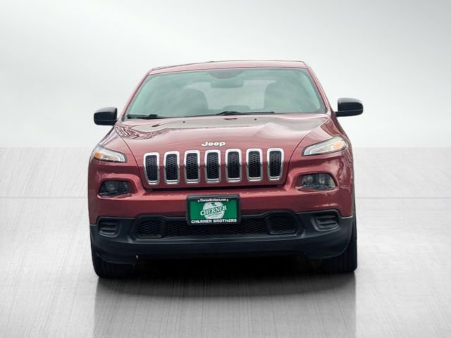 Used 2016 Jeep Cherokee Sport image 2