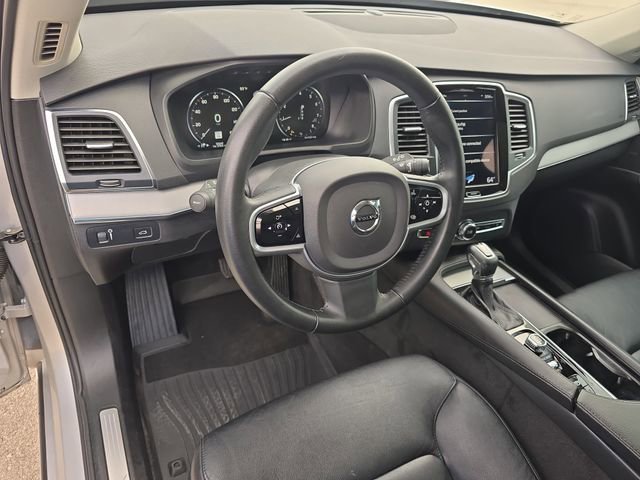 Used 2021 Volvo XC90 T5 Momentum w/ Protection Package Premier FWD image 18
