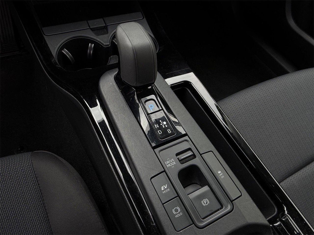 Used 2024 Toyota Prius LE image 21