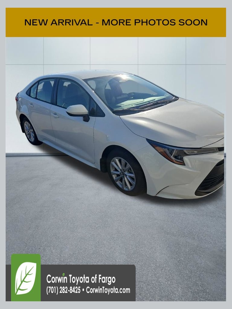 Used 2024 Toyota Corolla LE w/ LE Convenience Package FWD image 1