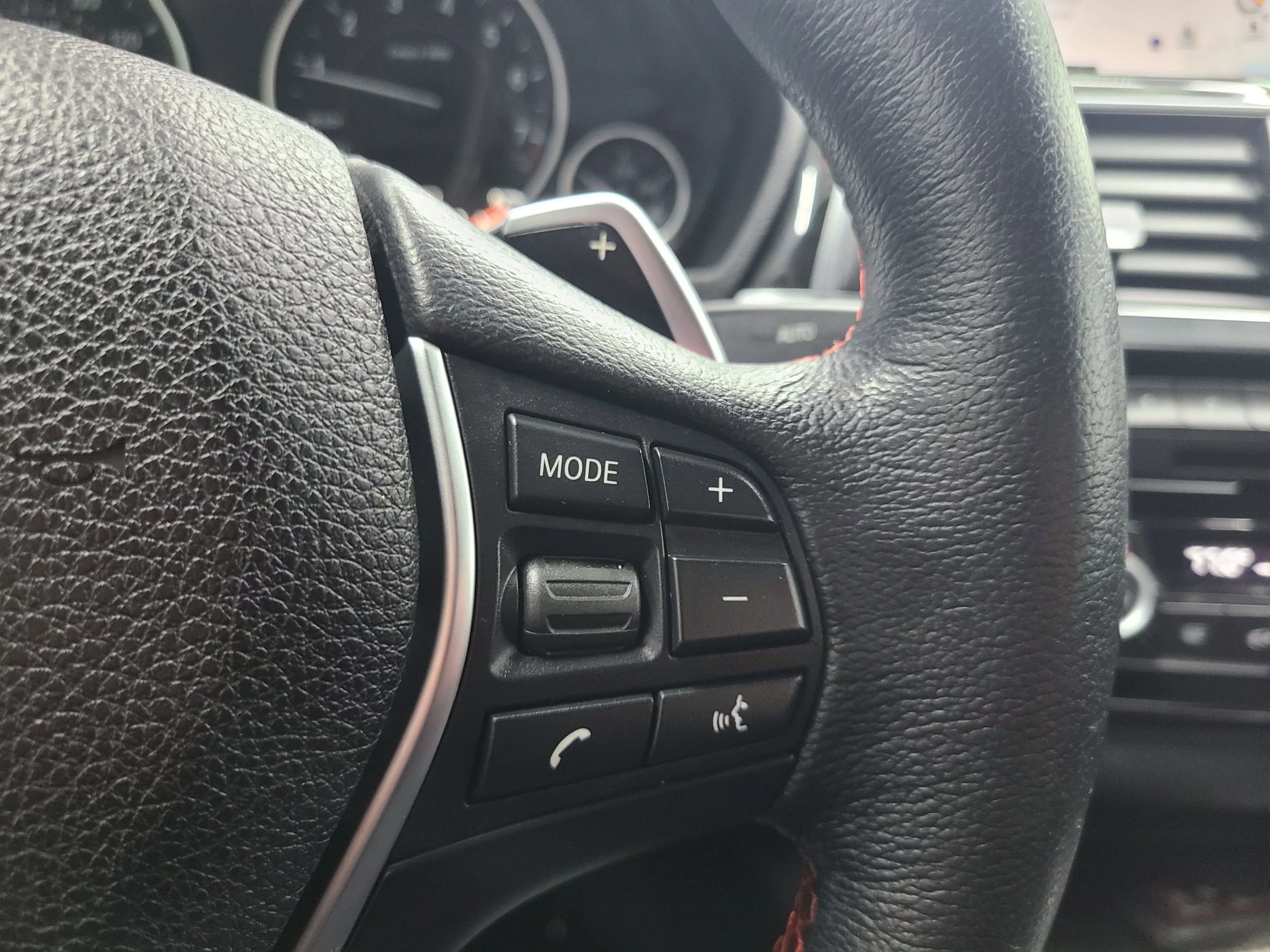 Used 2018 BMW 330i xDrive Sedan w/ Convenience Package image 32