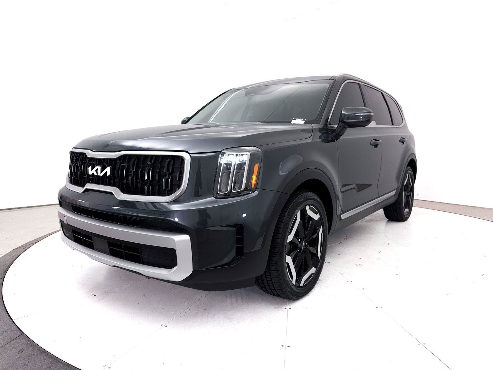 Used 2023 Kia Telluride EX w/ EX Captain's Chair Package FWD image 16