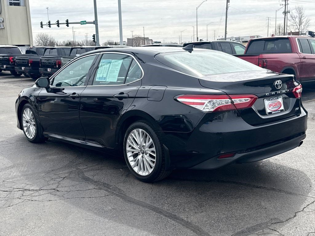 Used 2020 Toyota Camry XLE FWD image 9