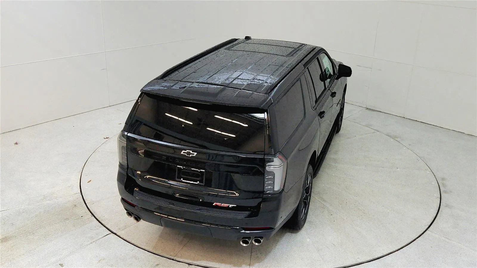 Used 2025 Chevrolet Suburban RST w/ Comfort Package AWD/4WD image 18
