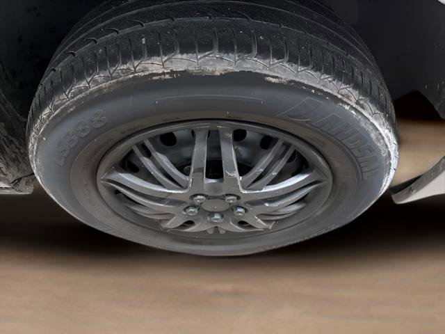 Used 2010 Volkswagen Routan S image 10