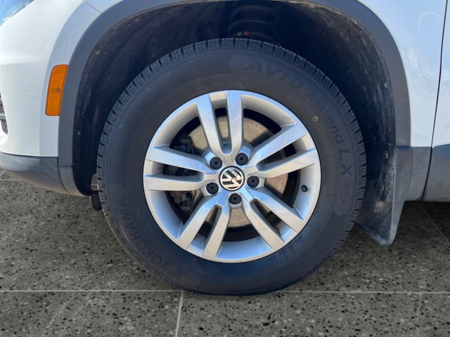 Used 2015 Volkswagen Tiguan S AWD/4WD image 11