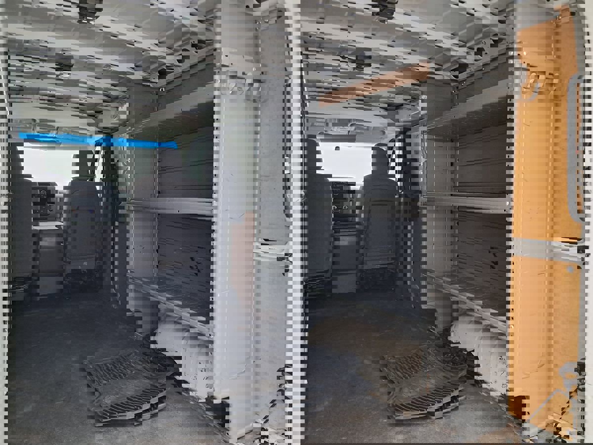 Used 2015 Nissan NV 2500 SV image 11